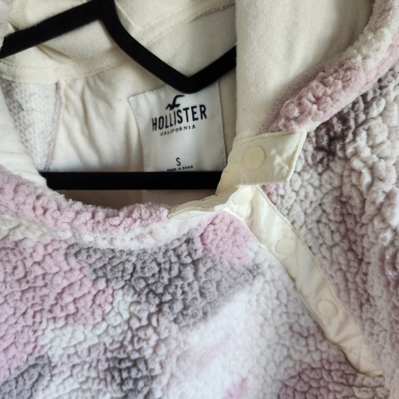 Hollister Pink Camo Sherpa Hoodie Jacket Size SM - Picture 2 of 8